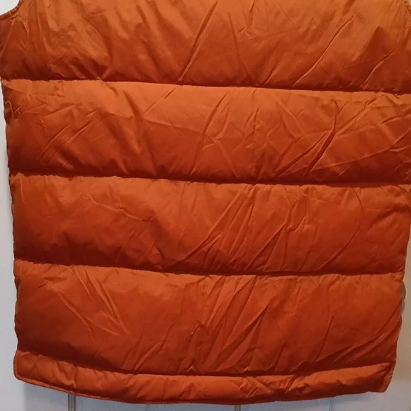 Lands End Men's Down Vest. - Picture 5 of 9